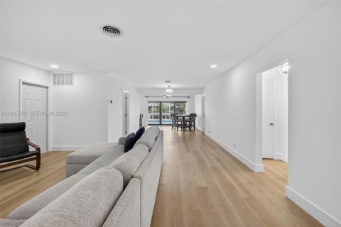 Villa ou maison à vendre à Pompano Beach, Floride: 3 chambres, 151.15 m2 № 2059641 - photo 5