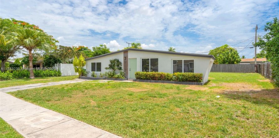 Villa ou maison à Margate, Floride 4 chambres, 126.9 m2 № 1930000