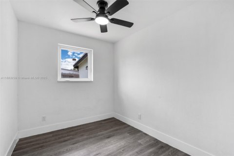 Villa ou maison à louer à Margate, Floride: 4 chambres, 126.9 m2 № 1930000 - photo 14