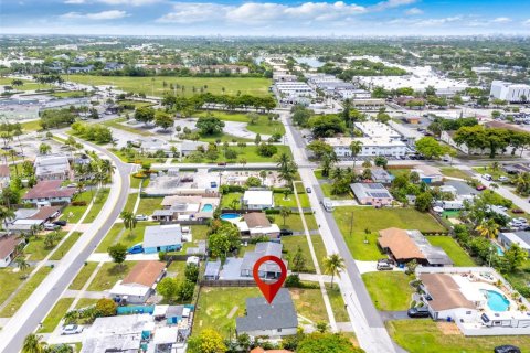 Villa ou maison à louer à Margate, Floride: 4 chambres, 126.9 m2 № 1930000 - photo 27