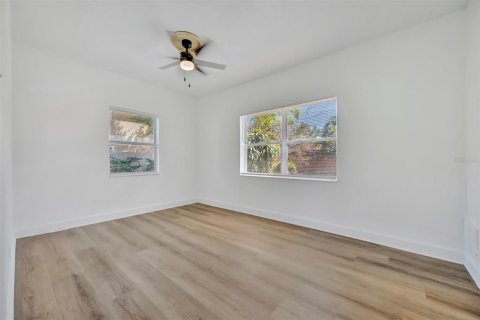 Casa en alquiler en Saint Petersburg, Florida, 3 dormitorios, 152.08 m2 № 2094583 - foto 20