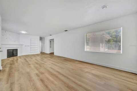 Casa en alquiler en Saint Petersburg, Florida, 3 dormitorios, 152.08 m2 № 2094583 - foto 6
