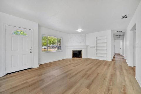 Casa en alquiler en Saint Petersburg, Florida, 3 dormitorios, 152.08 m2 № 2094583 - foto 4