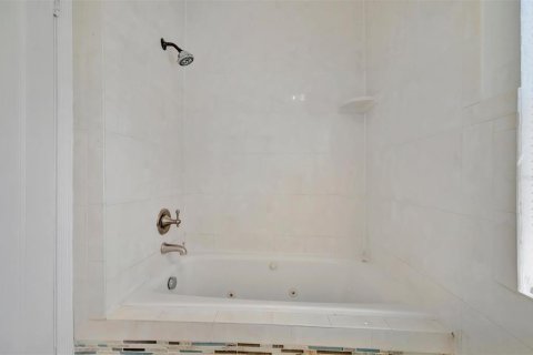 Casa en alquiler en Saint Petersburg, Florida, 3 dormitorios, 152.08 m2 № 2094583 - foto 24