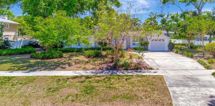 Casa en Saint Petersburg, Florida 3 dormitorios, 152.08 m2 № 2094583