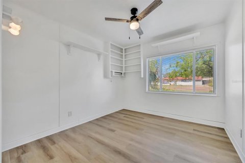 Casa en alquiler en Saint Petersburg, Florida, 3 dormitorios, 152.08 m2 № 2094583 - foto 18