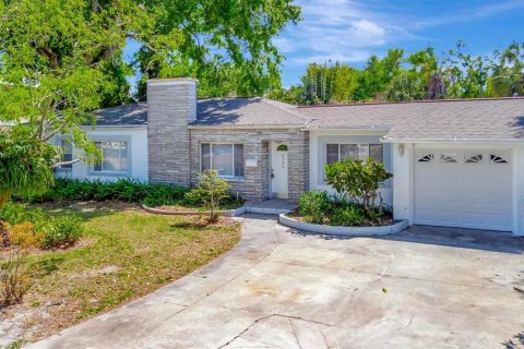 Casa en alquiler en Saint Petersburg, Florida, 3 dormitorios, 152.08 m2 № 2094583 - foto 2