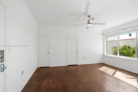 Купить кондоминиум в Майами-Бич, Флорида 39.95м2, № 2057863 - фото 21