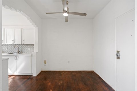 Купить кондоминиум в Майами-Бич, Флорида 39.95м2, № 2057863 - фото 10