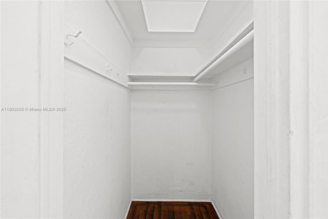 Купить кондоминиум в Майами-Бич, Флорида 39.95м2, № 2057863 - фото 16