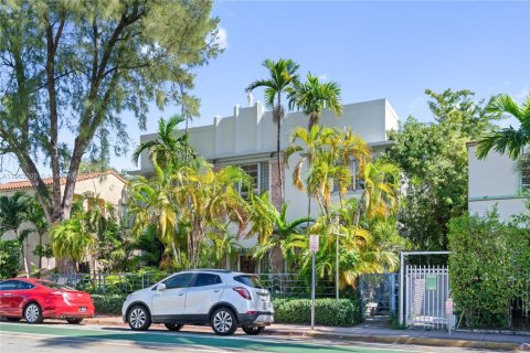 Купить кондоминиум в Майами-Бич, Флорида 39.95м2, № 2057863 - фото 28