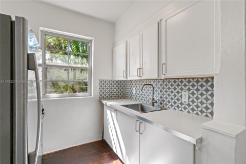 Купить кондоминиум в Майами-Бич, Флорида 39.95м2, № 2057863 - фото 4