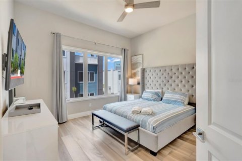 Condominio en venta en Four Corners, Florida, 5 dormitorios, 244.33 m2 № 1718323 - foto 24