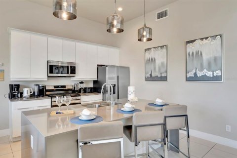 Condominio en venta en Four Corners, Florida, 5 dormitorios, 244.33 m2 № 1718323 - foto 10