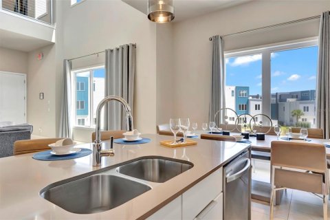 Condominio en venta en Four Corners, Florida, 5 dormitorios, 244.33 m2 № 1718323 - foto 13