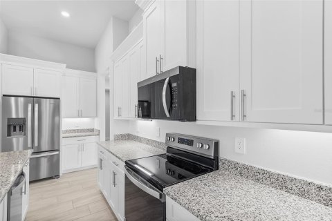 House in Orlando, Florida 4 bedrooms, 213.4 sq.m. № 1740531 - photo 7