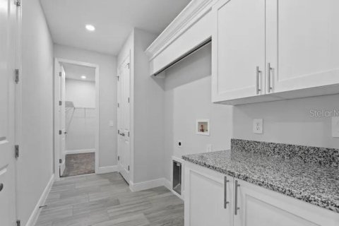 House in Orlando, Florida 4 bedrooms, 213.4 sq.m. № 1740531 - photo 17