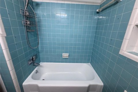 Apartamento en alquiler en Orlando, Florida, 2 dormitorios, 107.86 m2 № 2149894 - foto 18