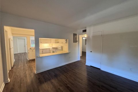 Apartamento en alquiler en Orlando, Florida, 2 dormitorios, 107.86 m2 № 2149894 - foto 7