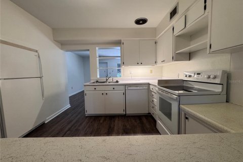 Apartamento en alquiler en Orlando, Florida, 2 dormitorios, 107.86 m2 № 2149894 - foto 8