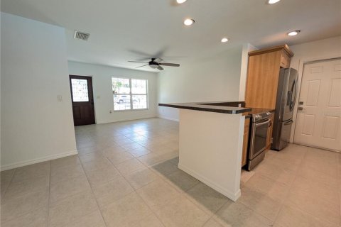 Villa ou maison à vendre à Sarasota, Floride: 3 chambres, 94.2 m2 № 2430821 - photo 9