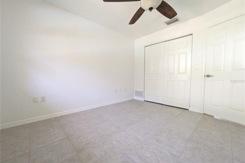 Villa ou maison à vendre à Sarasota, Floride: 3 chambres, 94.2 m2 № 2430821 - photo 17