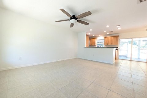 Villa ou maison à vendre à Sarasota, Floride: 3 chambres, 94.2 m2 № 2430821 - photo 6