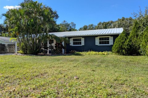 Villa ou maison à vendre à Sarasota, Floride: 3 chambres, 94.2 m2 № 2430821 - photo 2