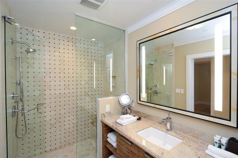 Condo in Sarasota, Florida, 4 bedrooms  № 1722480 - photo 24
