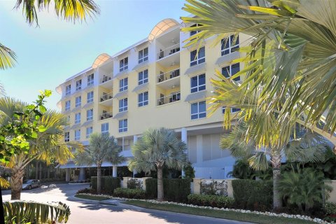 Condo in Sarasota, Florida, 4 bedrooms  № 1722480 - photo 2