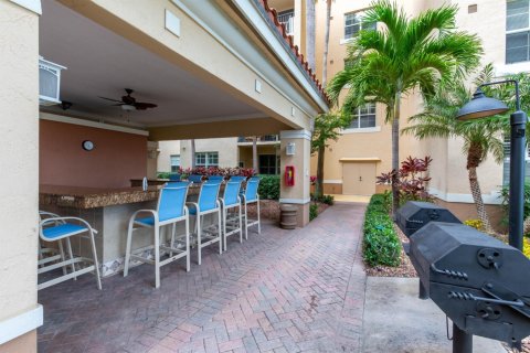 Condo in West Palm Beach, Florida, 1 bedroom  № 284443 - photo 1