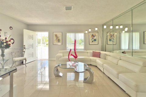 Купить виллу или дом в Майами, Флорида 3 спальни, 172.15м2, № 2021187 - фото 14