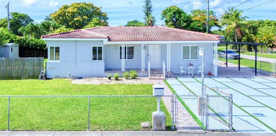 Дом в Майами, Флорида 3 спальни, 172.15м2 № 2021187