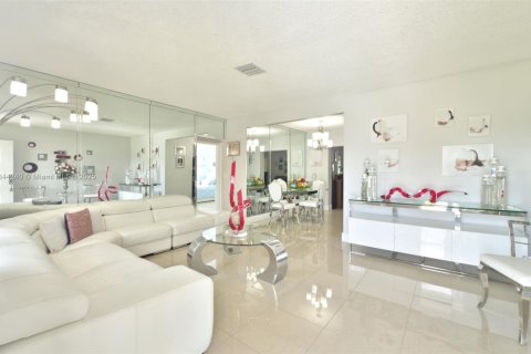 Купить виллу или дом в Майами, Флорида 3 спальни, 172.15м2, № 2021187 - фото 13