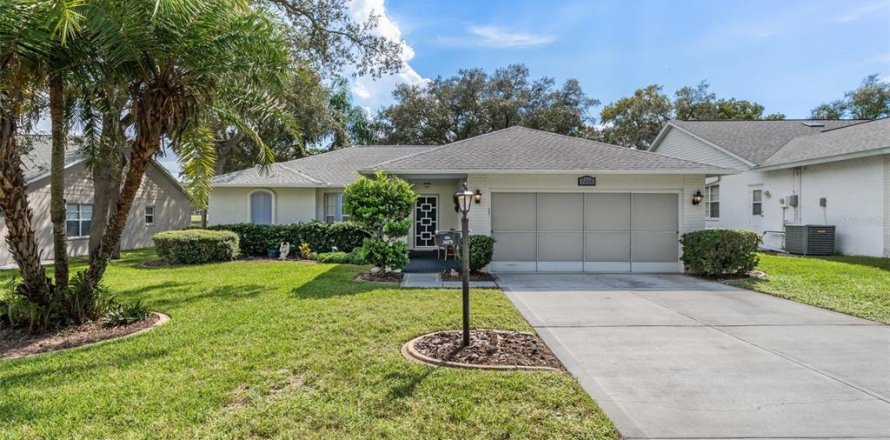 Villa ou maison à Spring Hill, Floride 2 chambres, 166.11 m2 № 2422826