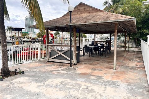 Condo in Miami Beach, Florida, 1 bedroom  № 2054390 - photo 21