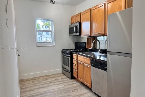 Condo in Miami Beach, Florida, 1 bedroom  № 2054390 - photo 6