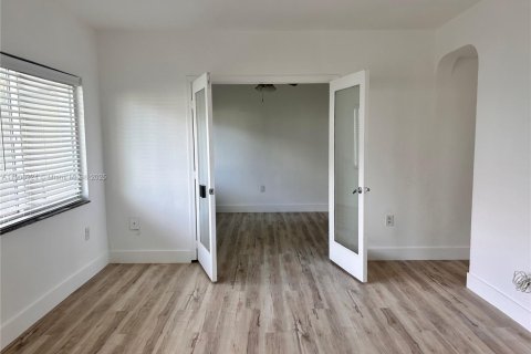 Condo in Miami Beach, Florida, 1 bedroom  № 2054390 - photo 5