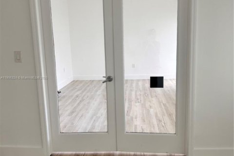 Condo in Miami Beach, Florida, 1 bedroom  № 2054390 - photo 4