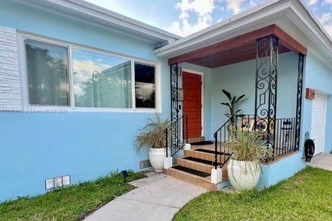 Casa en alquiler en North Miami, Florida, 3 dormitorios, 139.35 m2 № 1938420 - foto 5