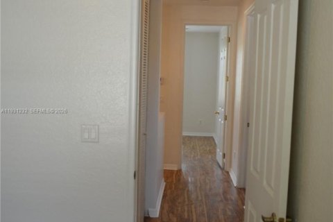 Снять в аренду кондоминиум в Тамарак, Флорида 3 спальни, 142.7м2, № 1990877 - фото 22