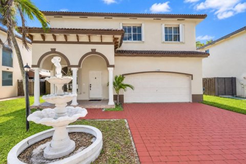 House in Miami, Florida 4 bedrooms, 188.41 sq.m. № 2307107