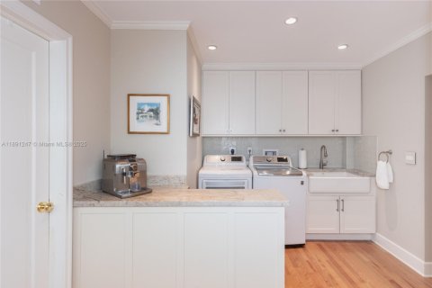 Villa ou maison à vendre à Coral Gables, Floride: 6 chambres, 455.78 m2 № 1948042 - photo 16