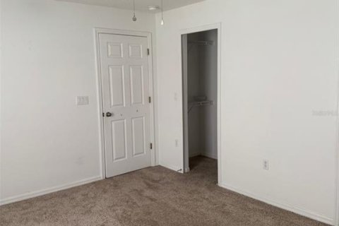 House in Poinciana, Florida 3 bedrooms, 153.85 sq.m. № 1767996 - photo 26