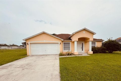 House in Poinciana, Florida 3 bedrooms, 153.85 sq.m. № 1767996 - photo 1