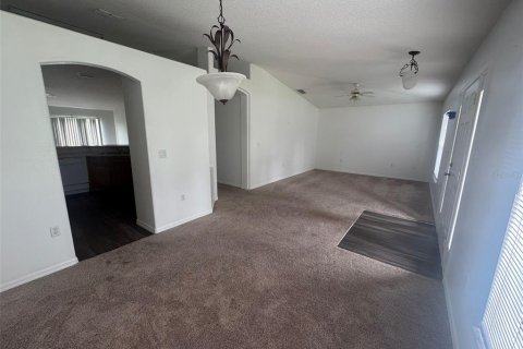 House in Poinciana, Florida 3 bedrooms, 153.85 sq.m. № 1767996 - photo 18
