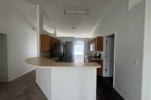 House in Poinciana, Florida 3 bedrooms, 153.85 sq.m. № 1767996 - photo 7