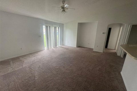 House in Poinciana, Florida 3 bedrooms, 153.85 sq.m. № 1767996 - photo 15
