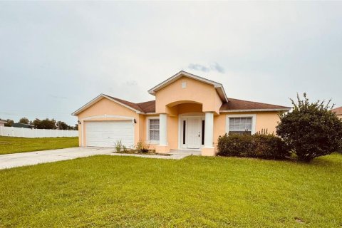 House in Poinciana, Florida 3 bedrooms, 153.85 sq.m. № 1767996 - photo 2
