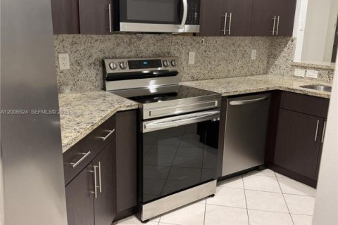 Casa en venta en Sunrise, Florida, 3 dormitorios, 105.63 m2 № 2072361 - foto 3